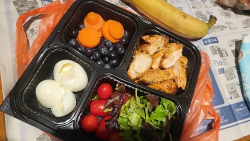 RedMart Lemon Herbs Marinated Chicken Boneless Breast (No MSG – Halal – Airfryer Ready) – Frozen, 2 Packs Total 1kg photo review